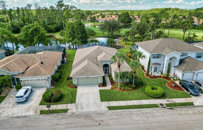 Gorgeous Stoneybrook Home with Private Pool, Lake, Golf Course, 2 King Beds!