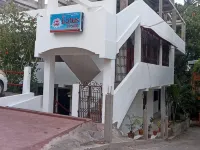 The Lotus Home - Near Marina Park & Aberdeen Bazar Hotels near Aberdeen Clock Tower