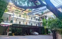 Bandengan Beach Hotel - parking