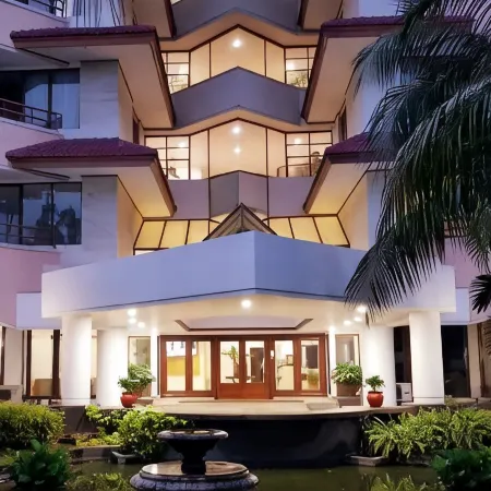 Cilandak Hotel & Apartment Отели рядом с достопримечательностью «Торговый центр Cilandak»
