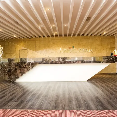 Hotel Lakhdatar