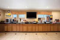 Days Inn by Wyndham Dallas Irving - breakfast