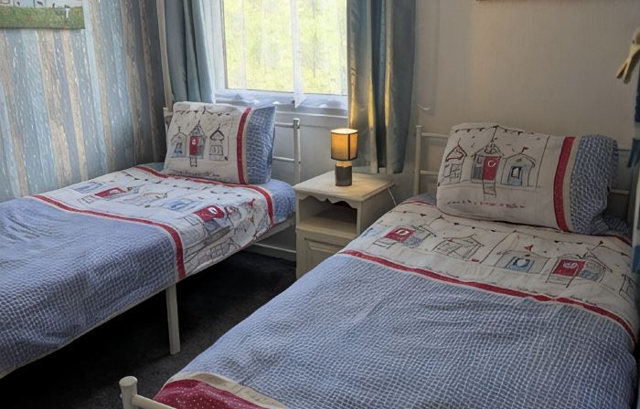Pet friendly chalet ..  Sleeps 5