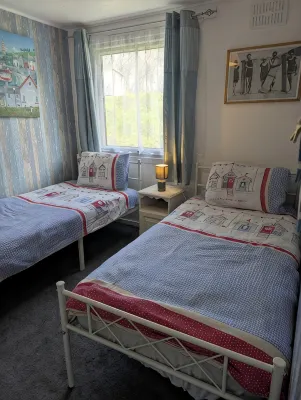 Pet friendly chalet ..  Sleeps 5