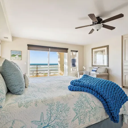 Strandcastle Beach House - Oceanfront! - You're right on the sand!
