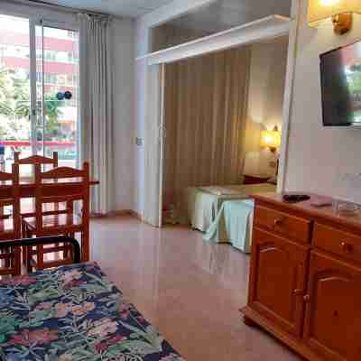 Apartaments Mar Blau Calella Rooms