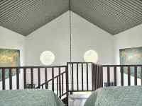 Charming 1-bedroom chalet in lush Poas with cascading pools & raw nature  WiFi - Wifi
