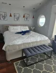 Your Perfect Waterfront Oasis overlooking the Chesapeake Bay Awaits! - Boutique
