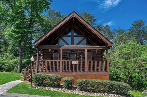Wow!-Pool-Hot Tub-Cozy Cabin Near Dollywood Centrally Located