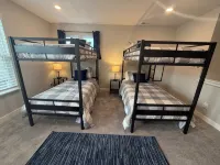 Rest & Rally Retreat – Your Game Day Getaway Just 5 Minutes from Grand Park!