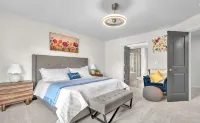 Luxury Wine Retreat • Spa Sunroom • Walk Downtown - 4-Star