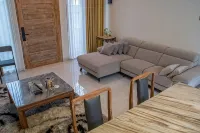 Villa Manyar Private Pool - Bintang 4