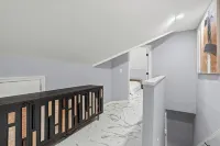 "Experience Luxurious Living:  Remodeled Duplex Retreat Awaits You in Anneville - Wifi