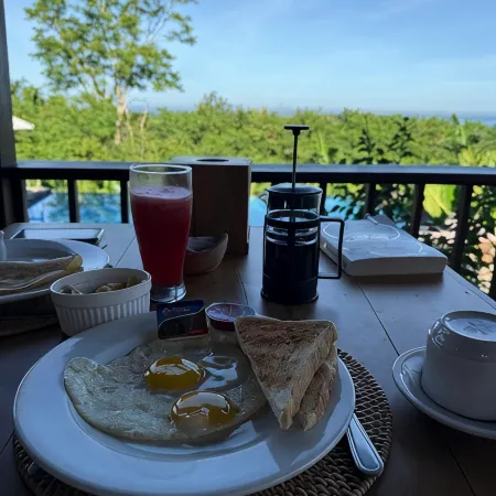 Sunset Hill Lembongan Отели рядом с достопримечательностью «Пляж Тамаринд»