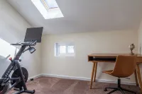 Spacious 4-bedroom house with plenty of amenities in Downtown Albany - نادي رياضي