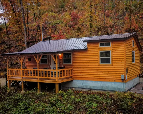 Peaceful Cabin in the Forest with Hot Tub & Views - Hill Haven - Feriehus
