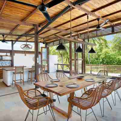 Villa Sakura Selong Belanak Lombok Dining/Meeting Rooms