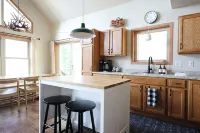 Serene Lakefront Retreat: A/C, dock, canoe, kayaks - Wifi