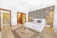 5 Star Beachview PH W/ Rooftop Terrace &Jacuzzi - 4-Star