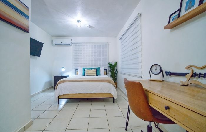Spacious 3Br Coastal Stay Near Beaches, Restaurants and Fun