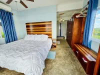 Beautiful Ocean front home in San Pedro, Belize - Homestays