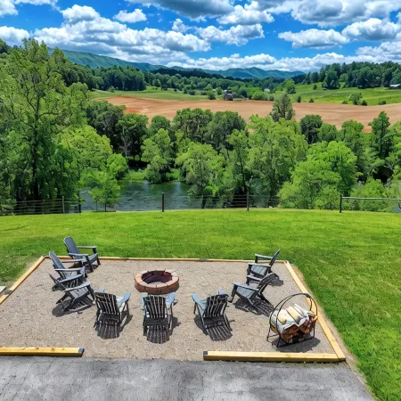 Riverfront home on South Holston River Perfect for Fishing, Hiking, Relaxing