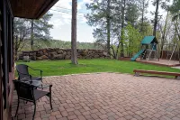 Awesome Custom-built Guesthouse In Quiet Downtown Location
