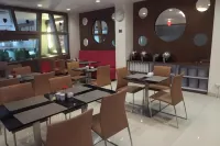 Nueve Malioboro Hotel Yogyakarta - breakfast