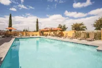 La Quinta Inn & Suites by Wyndham Paso Robles - Pools