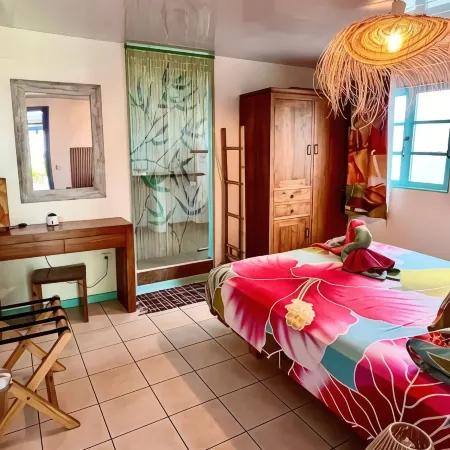 Linareva Moorea Beach Resort