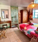 Linareva Moorea Beach Resort