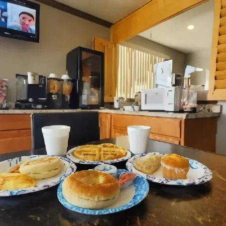 Corcoran Country Inn