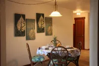 Beaches, Eats, Shops, Trees, Flowers, Frogs, Birds: Go Native! - 3-Sterne