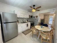 Palms Villa - Newly renovated condo by the beach!