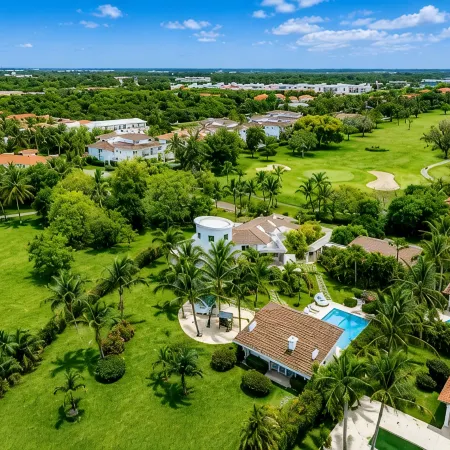 Luxury Private Villa in Cocotal, Pool Golf, Events, Beach Club Access