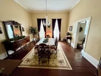 LA BELLE MAISON - Beautiful 1850 Historical home just across from Lions Park! - Wifi