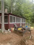 Charming Waterfront Cabin with Mountain View and Private Beach Access! - Chalets
