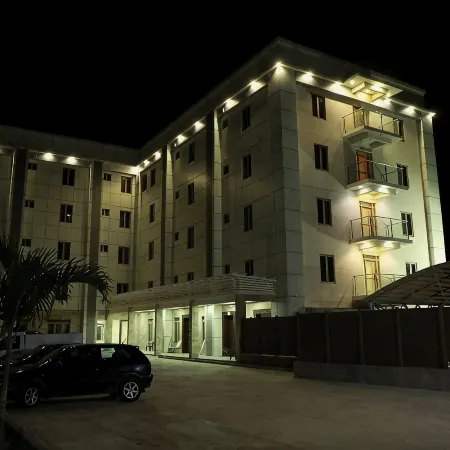 Elegant Hotel & Suites by City Green