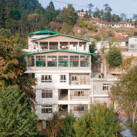 La Colline Resort