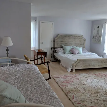Summer Rental in Brewster, Walk to the ponds!