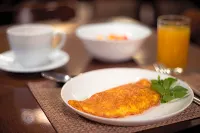 Malibu Plaza Hotel - breakfast