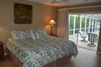 Waterfront Vacation home, Private Pool, Lanai, Dock, Walk to Beach - Beach