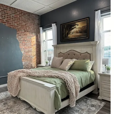 Downtown Mena apartment with hot tub and open concept