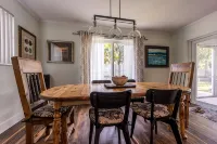 Beautifully Appointed 3BR / 2 Bath Home close to Beach & Iconic Atlantic Ave