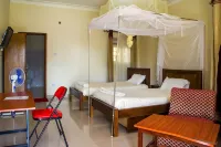 Country Inn Masindi - parking