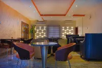H21 Apartments & Lounge - Condos