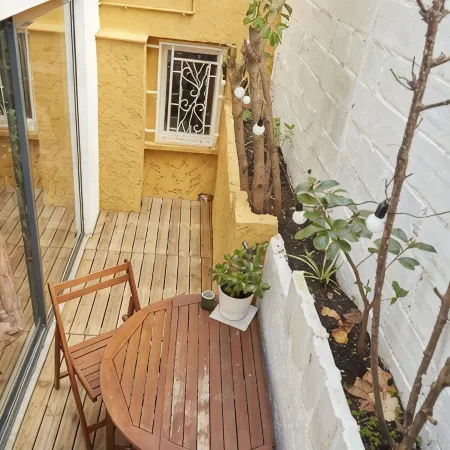 Quiet, spacious house just outside Paris. Metro 7