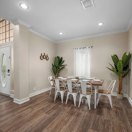Woodlands Area Lakeview Retreat