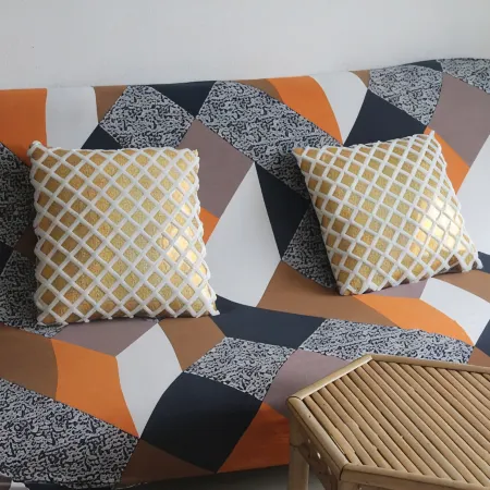 1 Studio Flat walking distance to ski lifts (we have 2 in the same building)