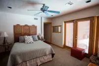 Superstition Mountains Apache Junction - sleeps 16 - Homestays